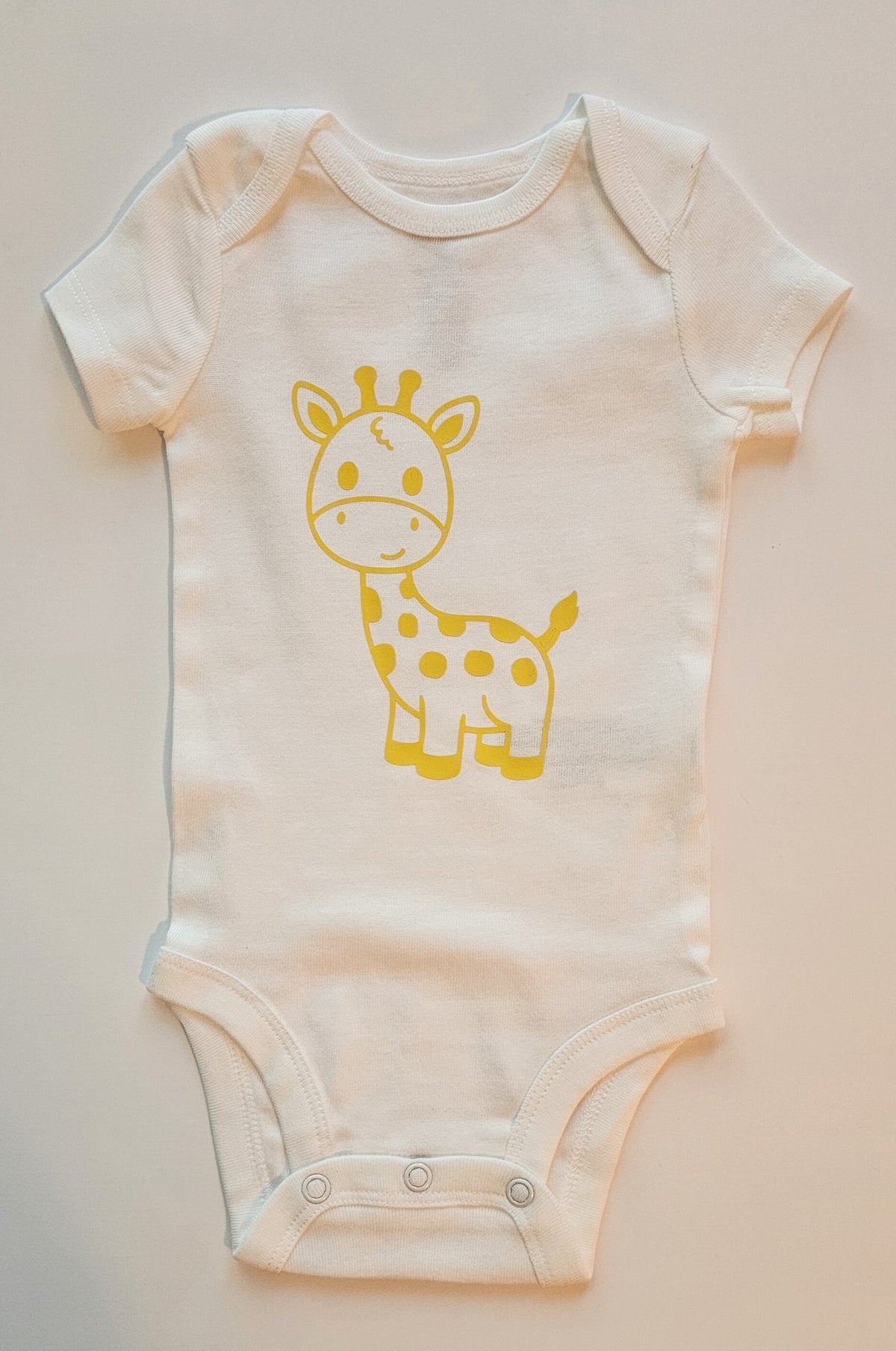 BABY ONESIE Yellow Giraffe, Baby Boy, Newborn, Coming Home Outfit, Baby Shower Gift, Baby Bodysuit, New Baby, Baby Boy Gift, Bodysuit