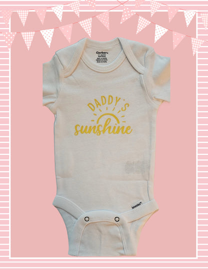 BABY GIRL ONESIE Daddy's Sunshine, Baby Girl, Newborn, Coming Home Outfit, Baby Shower Gift, Baby Bodysuit, New Baby, Baby Girl Gift